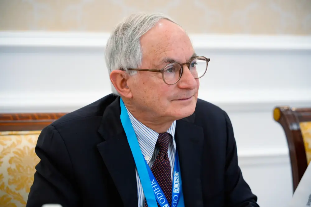 Конституционный Суд посетили международные наблюдатели за референдумом по новой Конституции (9)