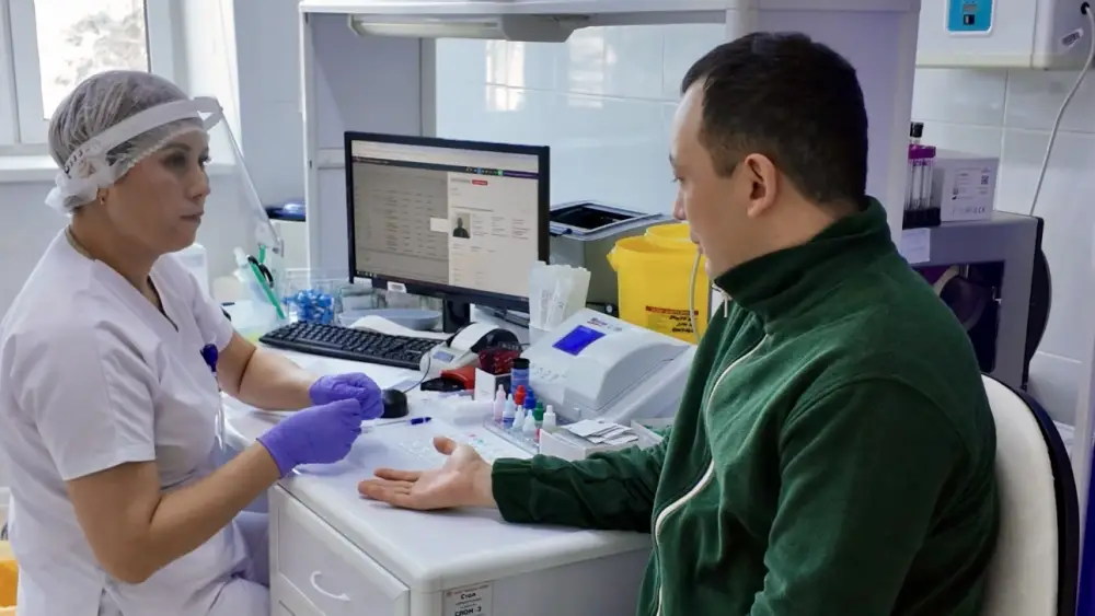 МИНЗДРАВ: ОКОЛО 18 ТЫСЯЧ КАЗАХСТАНЦЕВ СТАЛИ ДОНОРАМИ КРОВИ В РАМКАХ ФЕВРАЛЬСКОЙ АКЦИИ (2)