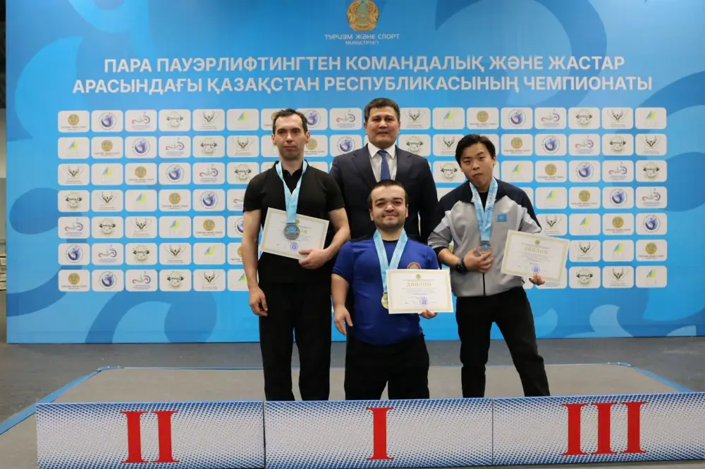 Спортсмены Астаны завоевали несколько медалей на чемпионате страны по пара пауэрлифтингу (8)