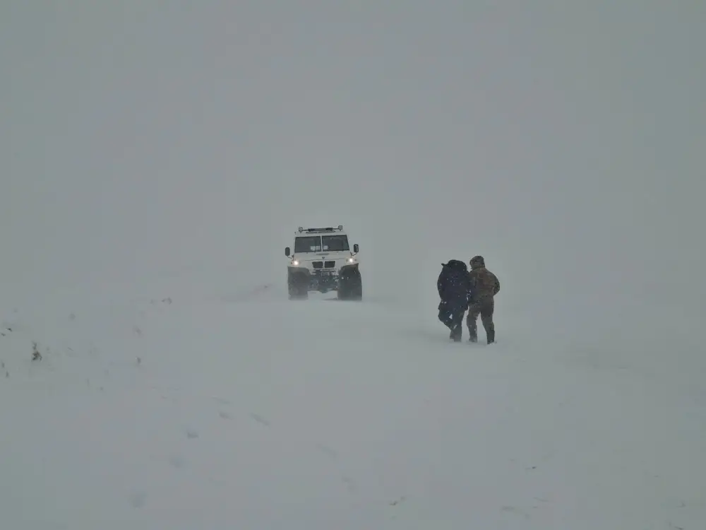 За прошедшие трое суток из снежных заносов спасено и эвакуировано 78 человек (3)