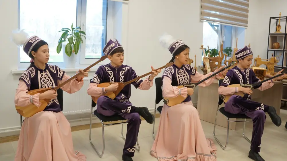 ТУРКЕСТАН: СОВЕТНИК ПРЕЗИДЕНТА МАЛИК ОТАРБАЕВ ВСТРЕТИЛСЯ С ЖИТЕЛЯМИ ОРДАБАСИНСКОГО РАЙОНА (10)