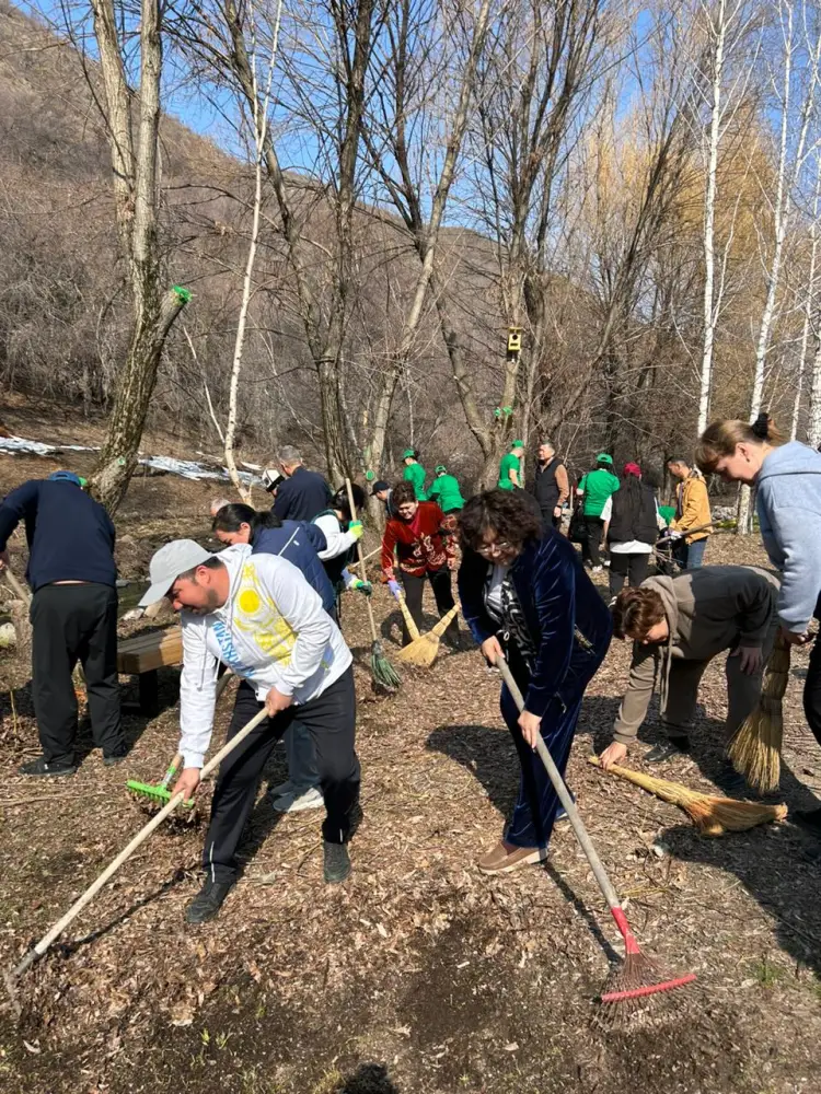 В Алматинской области 1500 человек приняли участие в акции «Мөлдір бұлақ» (3)