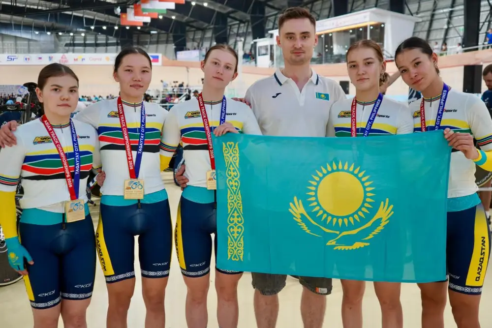 Юниорская команда Казахстана завоевала золотые медали чемпионата Азии по велотреку (3)