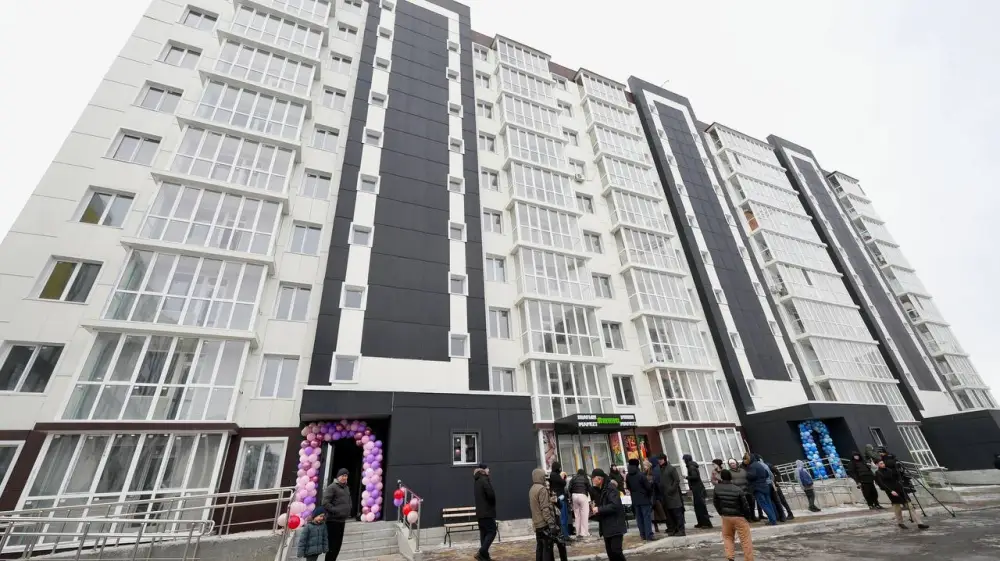 В ВКО 20 семей получили ключи от новых квартир (9)