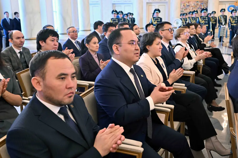 Президент Касым-Жомарт Токаев принял участие в торжественном мероприятии, посвященном принятию Конституции (5)