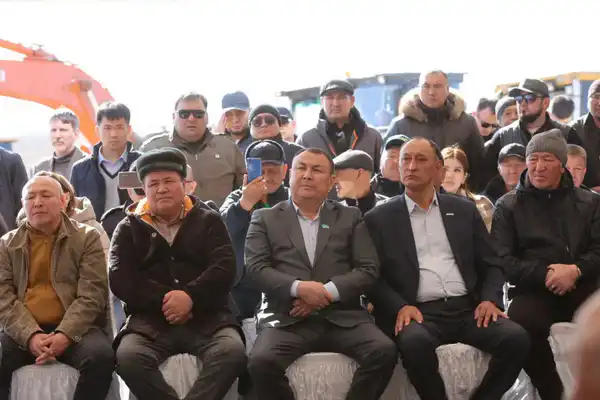 Строительство крупнейшей в Казахстане ветровой электростанции начато в Жамбылской области (6)