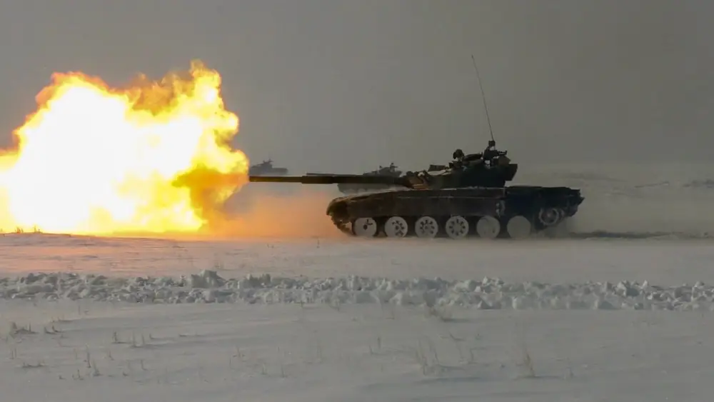 В Гвардейском гарнизоне прошли штатные стрельбы танковых подразделений (5)