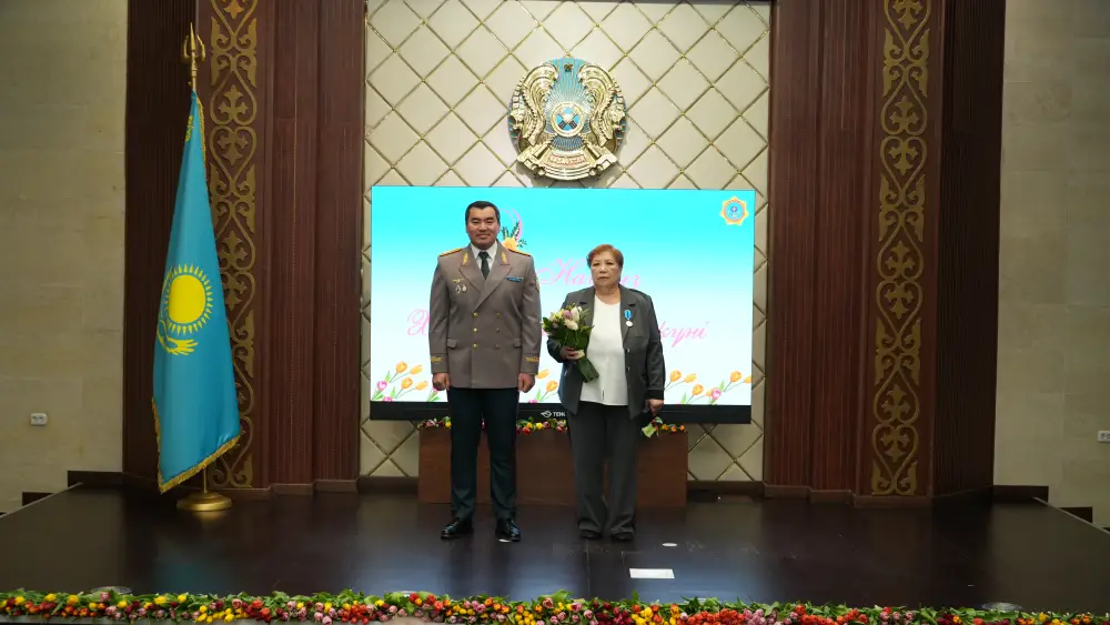 Глава МЧС поздравил женщин ведомства и вручил государственные награды (6)