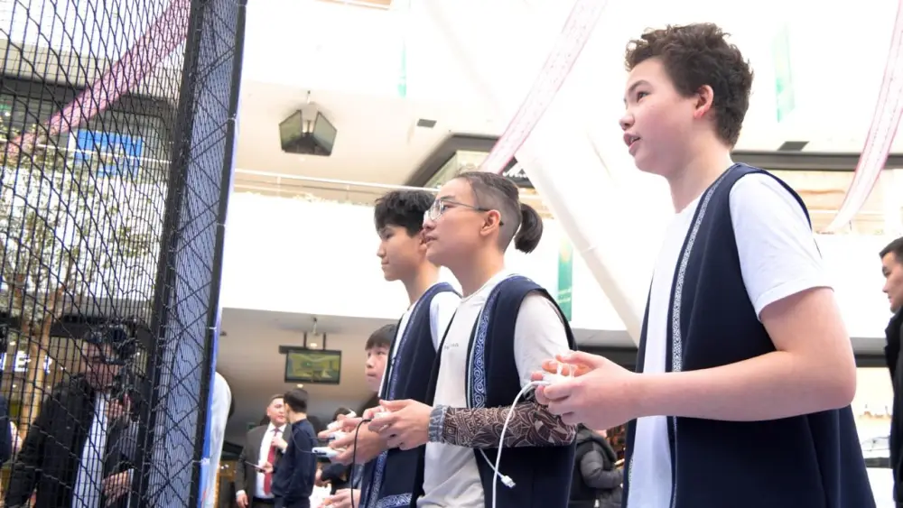 Digital Nauryz: турнир по дрон-футболу среди школьников провели в Астане (5)