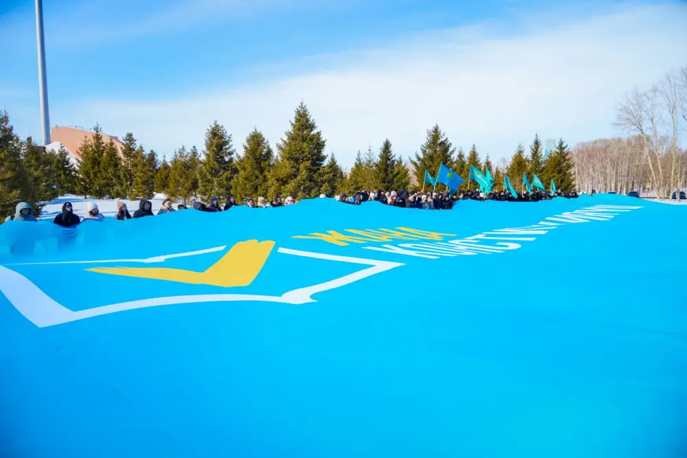 Более тысячи представителей молодежи поддержали новую Конституцию масштабной акцией (4)