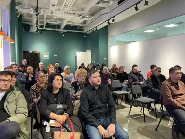 В Астане проведена встреча с жителями Байконурского района по вопросам деятельности КСК (3)