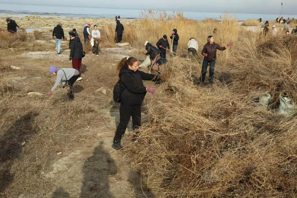 В Мангистауской области в рамках экологической акции «Тазару күні» прошёл масштабный субботник (5)