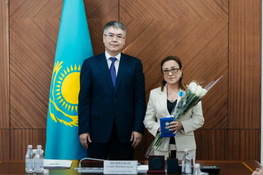 В Атырау вручили государственные награды (7)