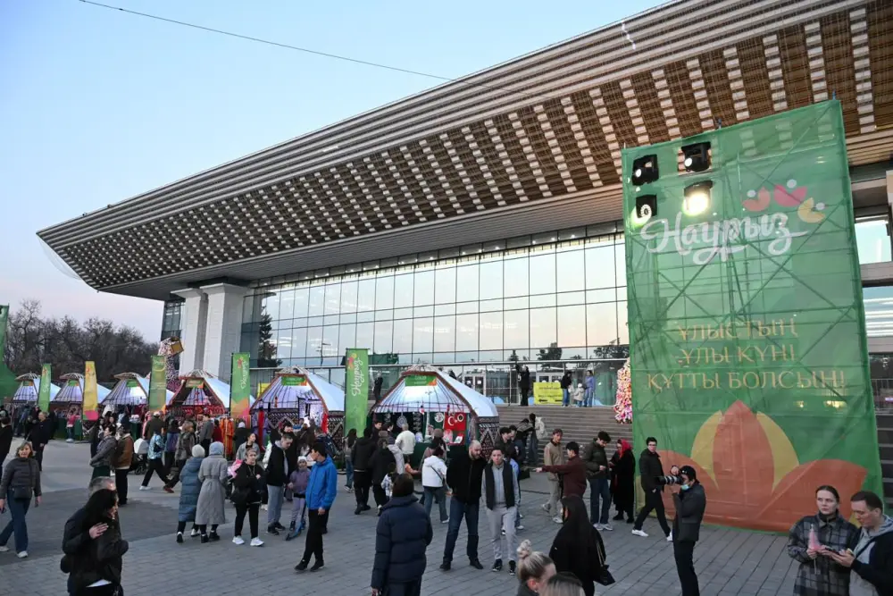 Праздник весны в сердце Алматы: концерт и ремесленная ярмарка на площади Абая (2)