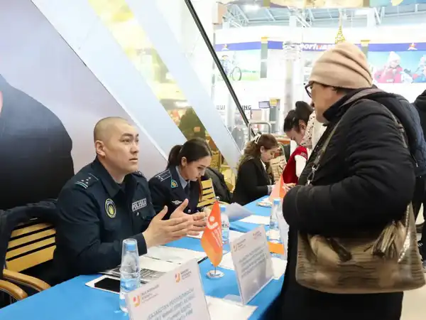 В регионе прошла ярмарка вакансий с участием более 20 ведущих предприятий, представителей малого и среднего бизнеса (4)