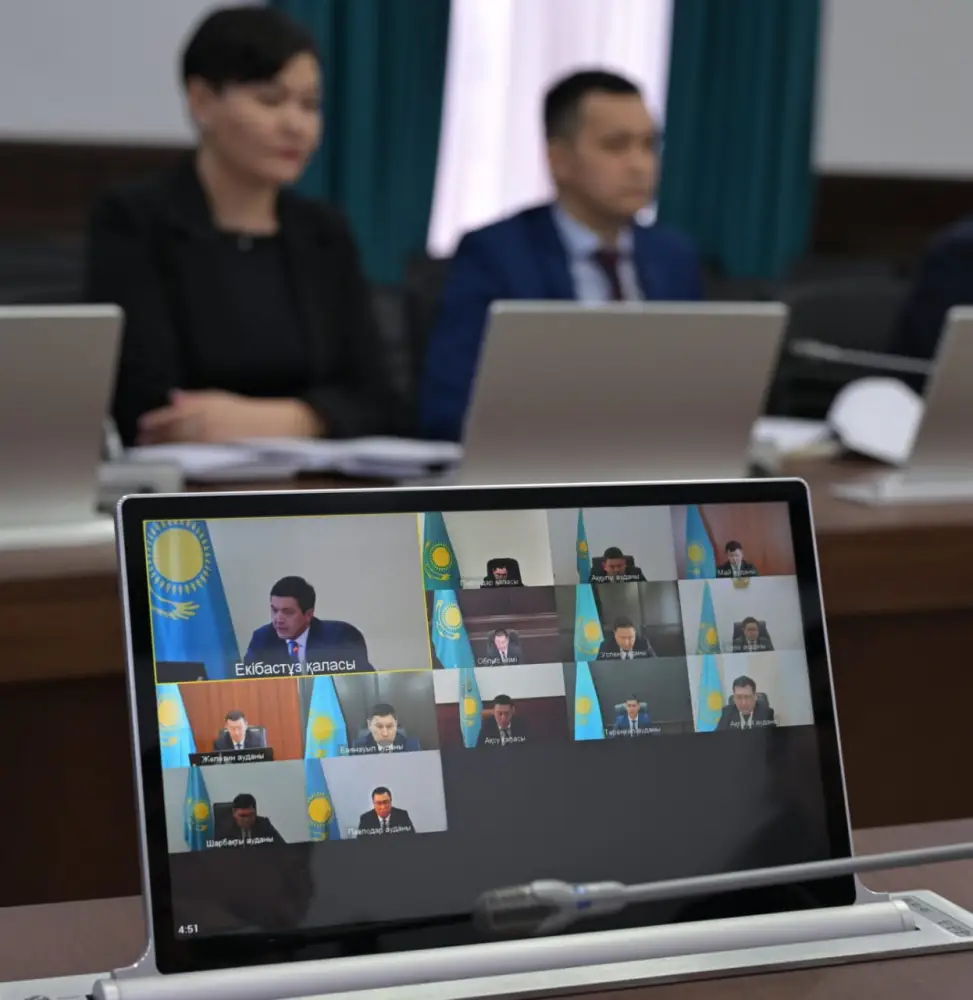 Аким области Асаин Байханов провел совещание по вопросам реализации проектов нового строительства, реконструкций и капитальных ремонтов (6)