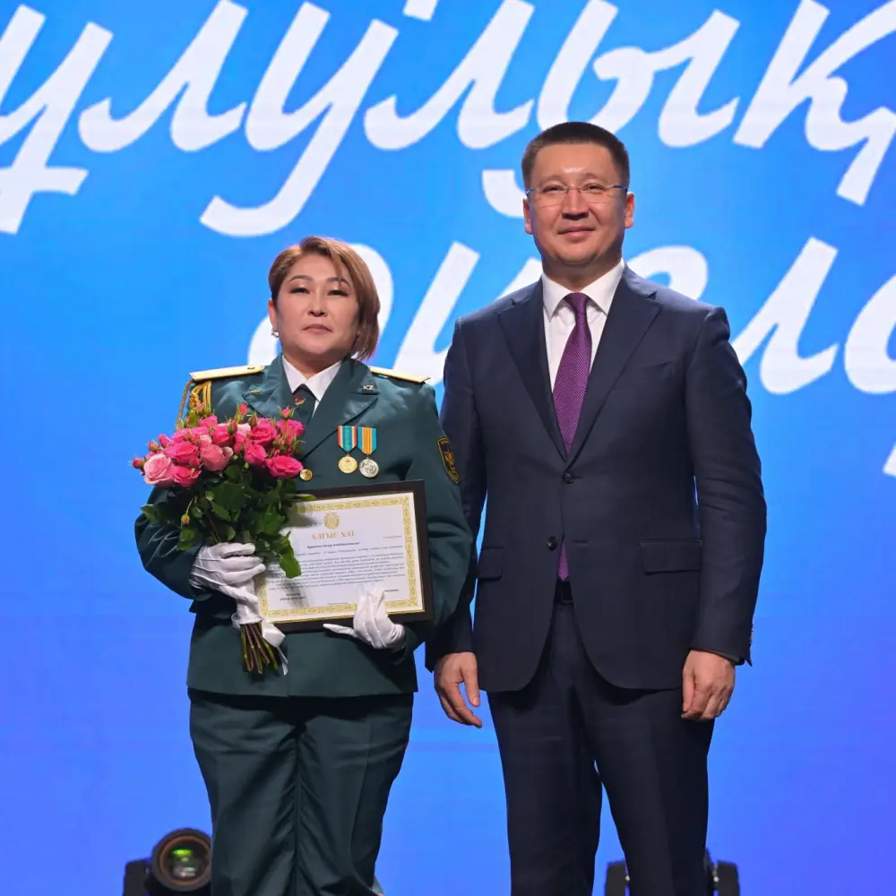 Женщин Павлодарской области наградили в канун 8 Марта (7)