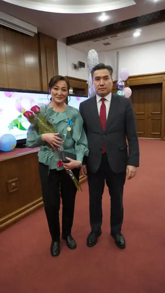 Вручены государственные награды от имени Президента в честь 8 Марта (4)