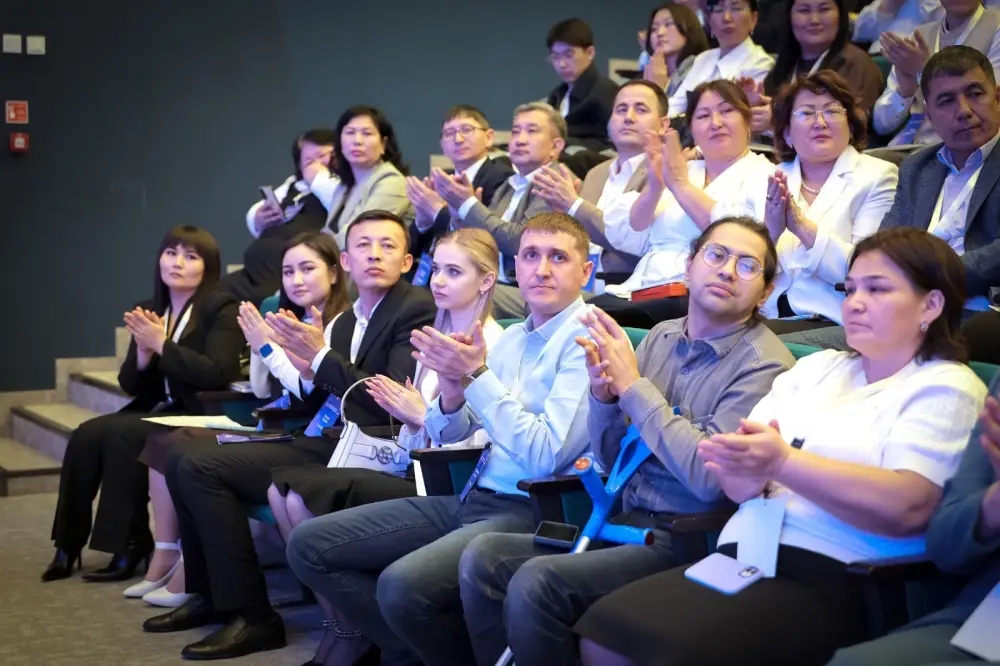 В Астане проходит республиканский методический интенсив для сельских учителей (3)