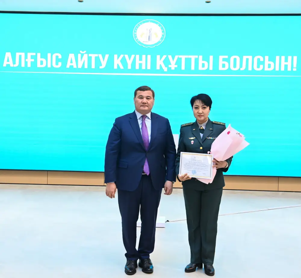 Глава региона наградил работников ряда сфер в честь Дня благодарности (5)