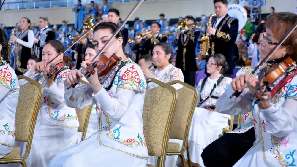 Кюй «Шернияз» и песня «Наурыз» прозвучали в исполнении 5 тысяч музыкантов в Астане (9)