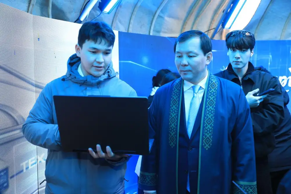 На Наурыз актюбинцы смогли посетить юрту с VR-экскурсиями и интерактивными технологиями (2)