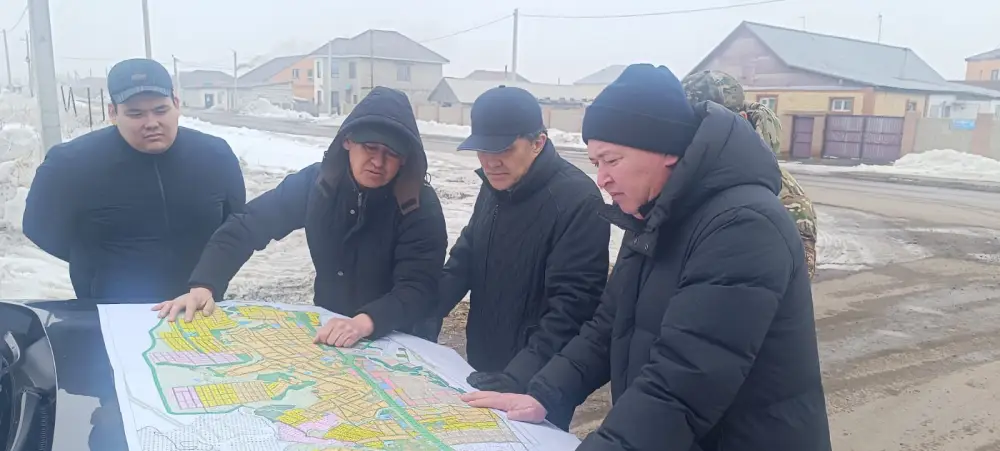 В Акмолинской области усилены противопаводковые меры: вывоз снега ведётся круглосуточно (3)