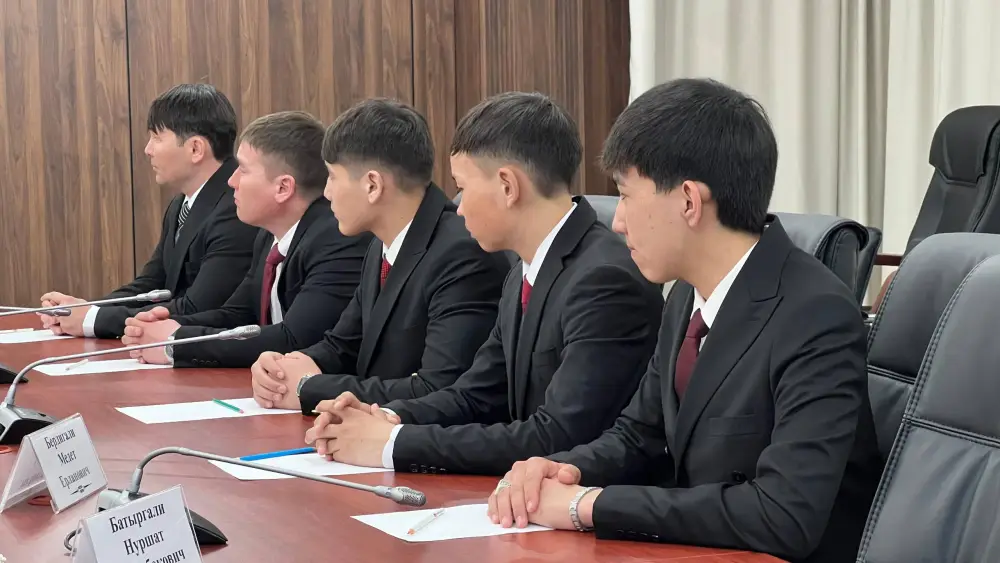 Встреча с участниками волонтерской группы «Экозащитники» (4)