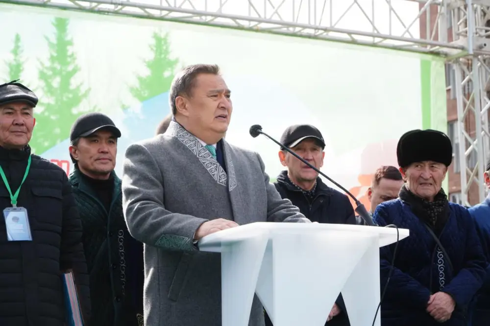 Рекордное число танцоров исполнили қара жорға в г. Кокшетау (5)