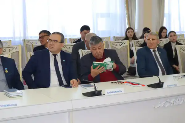 В столице состоялась презентация новых книг Амангельды Кеншиликулы (3)
