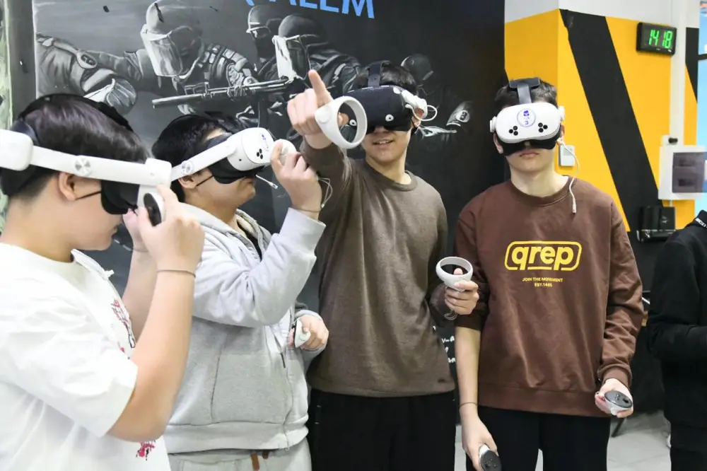 Попробовать себя в будущей профессии смогли столичные студенты благодаря виртуальной реальности (6)