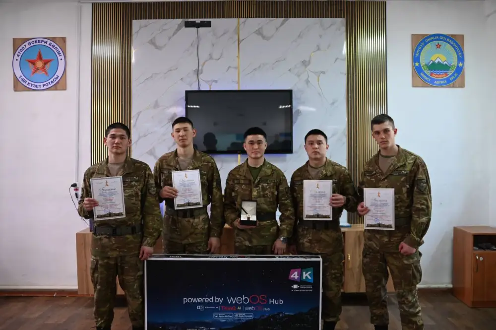 Заместитель министра обороны поощрил войсковую часть 47007 и лучших военнослужащих (4)