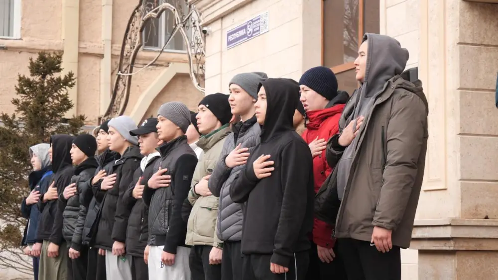 В Астане торжественно проводили первых новобранцев весеннего призыва на службу в армию (6)