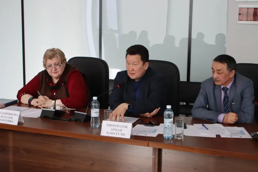 Эксперты обсудили роль Конституции в обеспечении межэтнической стабильности (3)