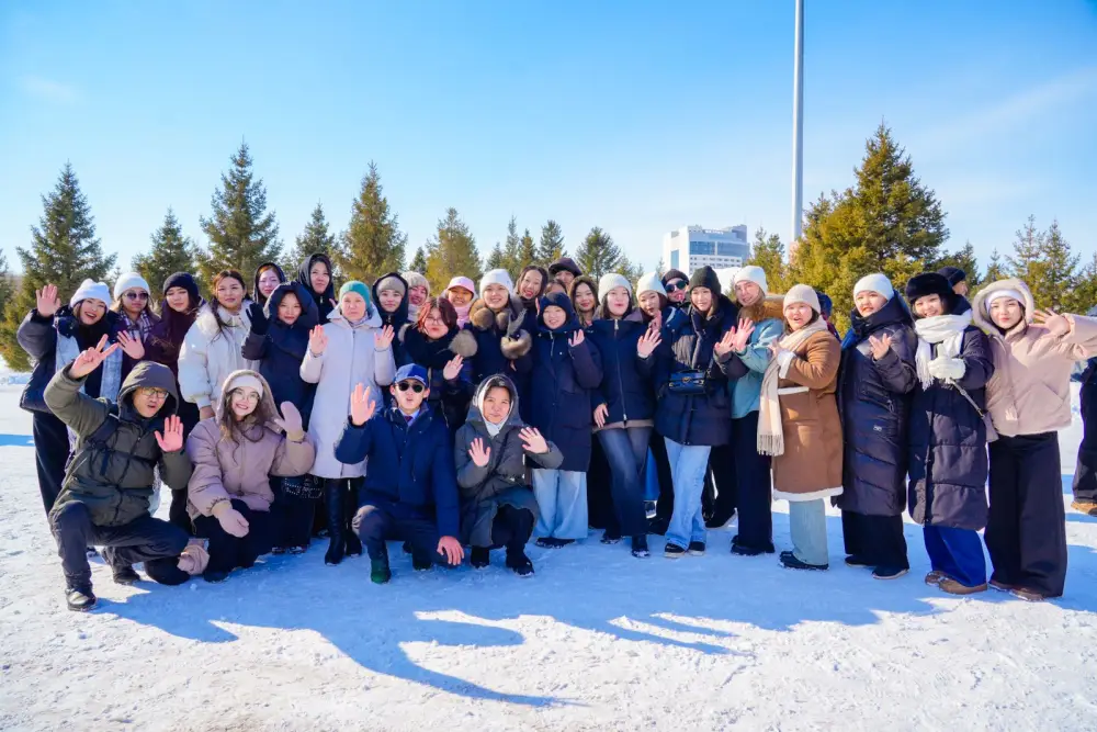 Более тысячи представителей молодежи поддержали новую Конституцию масштабной акцией (2)