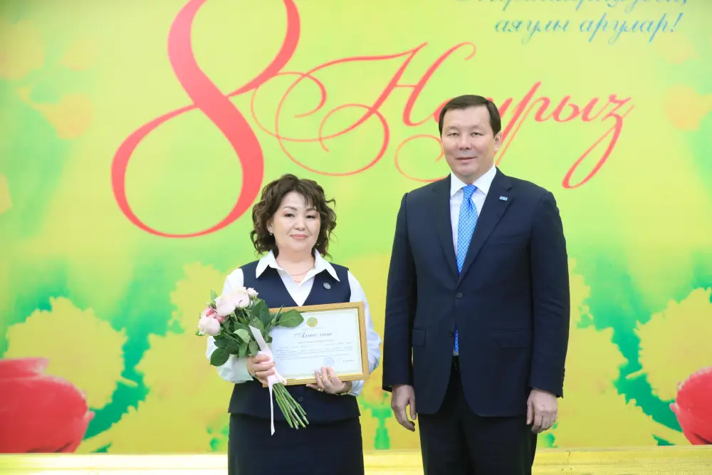 Накануне весеннего праздника актюбинские женщины были удостоены государственных наград (10)