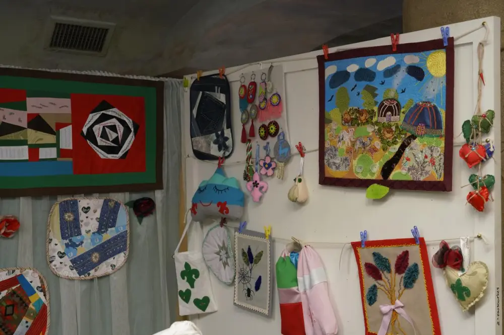 Мастер-класс по созданию головного убора кимешек провели для столичных пенсионеров (8)