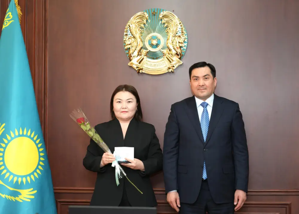 Профессионализм и признание: Министр энергетики вручил госнаграды женщинам отрасли (9)