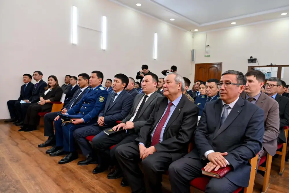 Аким области представил нового акима Бескарагайского района (2)