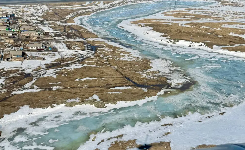 Аким области проверил паводковую обстановку с воздуха (2)