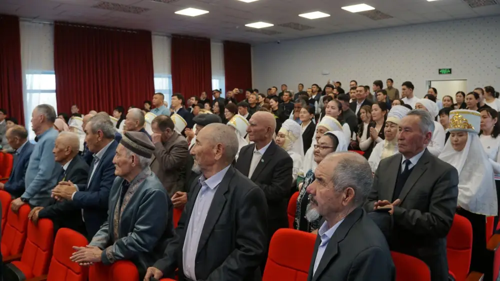 ТУРКЕСТАН: СОВЕТНИК ПРЕЗИДЕНТА МАЛИК ОТАРБАЕВ ВСТРЕТИЛСЯ С ЖИТЕЛЯМИ ОРДАБАСИНСКОГО РАЙОНА (2)