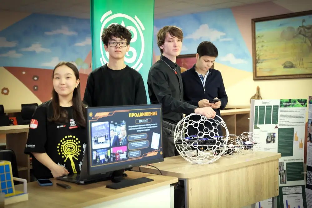 В Астане проходит республиканский методический интенсив для сельских учителей (6)