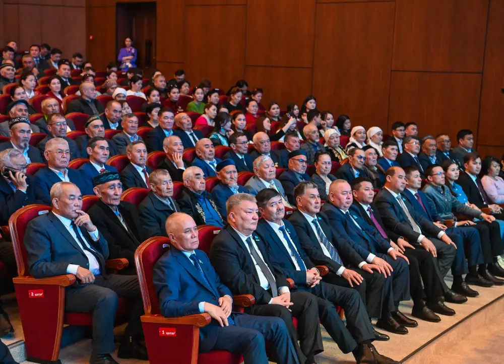 В «Центре искусств» состоялось праздничное торжественное собрание (2)