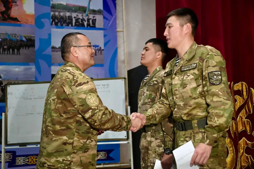 Начальник Генерального штаба проверил боеготовность кораблей Военно-морских сил (7)