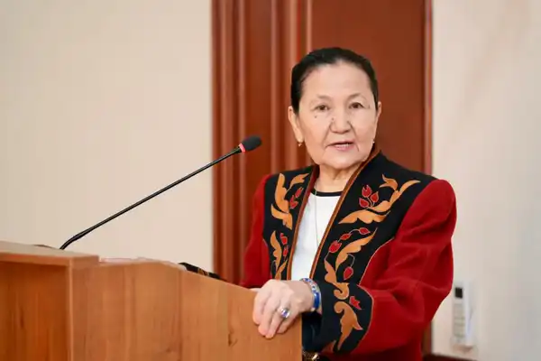 Профессор поделилась знаниями о традициях Наурыза с сотрудниками Минэнерго (4)