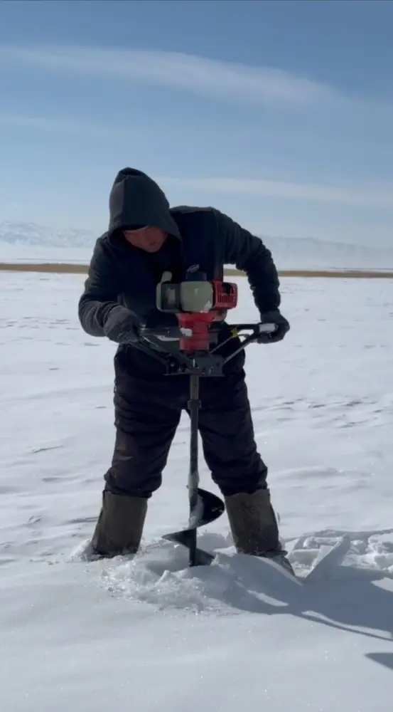 На озере Зайсан проведены работы по аэрации воды (3)