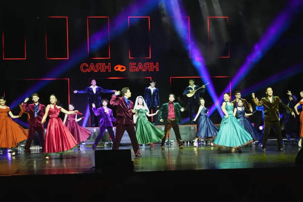 СПЕКТАКЛЬ «МУЗАРТ» ТУРКЕСТАНСКОГО ТЕАТРА ПРЕДСТАВИЛИ ВО ДВОРЦЕ РЕСПУБЛИКИ В АЛМАТЫ (3)