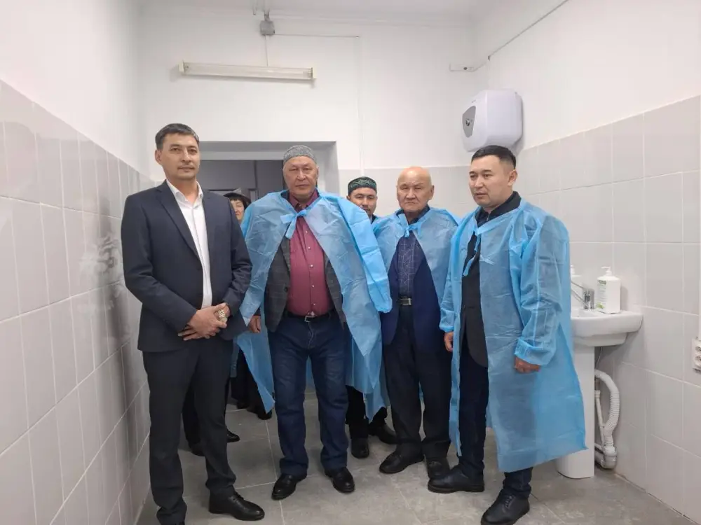 В Курчумском районе капитально отремонтировали районную больницу (6)