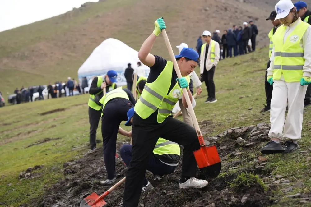 Министр водных ресурсов и ирригации дал старт масштабной экологической акции «Мөлдір бұлақ» по очистке родников Казахстана (8)