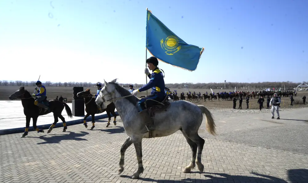 Национальный день спорта в Жетісу: дети сыграли в асыки с помощью роботов (7)